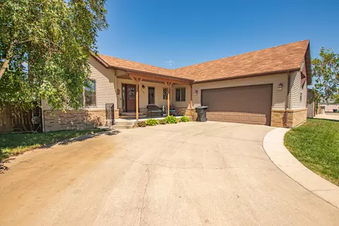 1106 Knoll St, Williston, ND 58801 photo 1