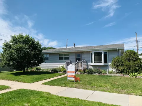 1509 9th Ave W, Williston, ND 58801 photo 1