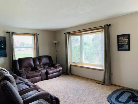 1509 9th Ave W, Williston, ND 58801 photo 4