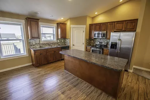 13668 Mulberry Loop NW, Williston, ND 58801 photo 5