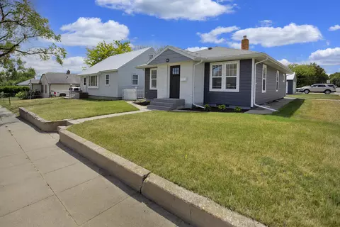 523 8th Ave W, Williston, ND 58801 photo 2