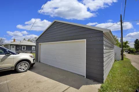 523 8th Ave W, Williston, ND 58801 photo 4