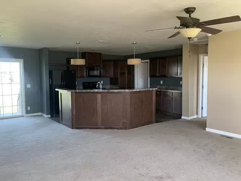 13340 Mountain Meadow St, Williston, ND 58801 photo 3