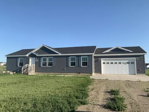 13340 Mountain Meadow St, Williston, ND 58801 photo 2