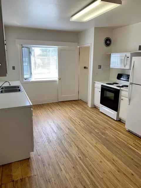802 University Ave, Williston, ND 58801 photo 10