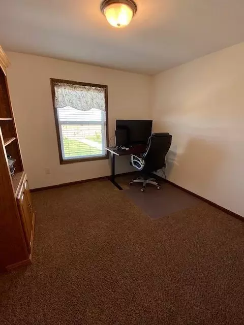 14716 Baxter St, Williston, ND 58801 photo 22