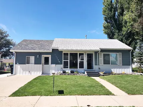 803 13th Ave W, Williston, ND 58801 photo 1
