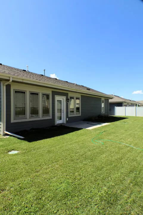 3726 Prairie Commons St, Williston, ND 58801 photo 3