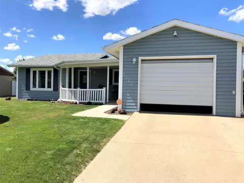 2107 19th Ave W, Williston, ND 58801 photo 2