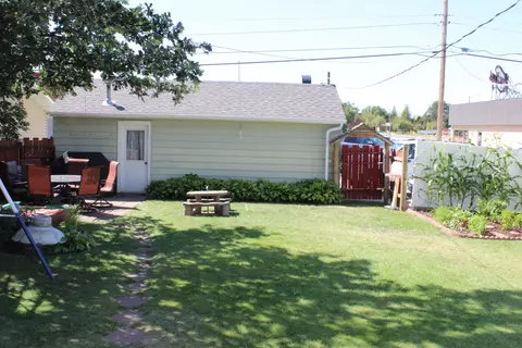 1523 1st Ave W, Williston, ND 58801 photo 3