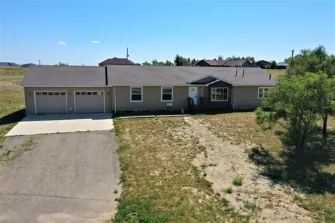 81 70th St E, Williston, ND 58801 photo 1