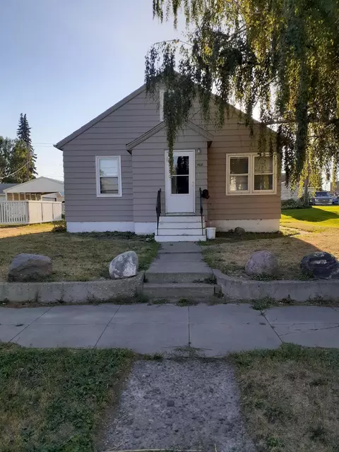 408 Washington Ave, Williston, ND 58801 photo 2