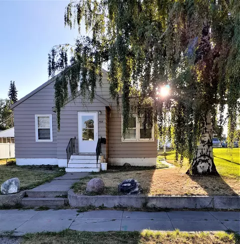 408 Washington Ave, Williston, ND 58801 photo 1