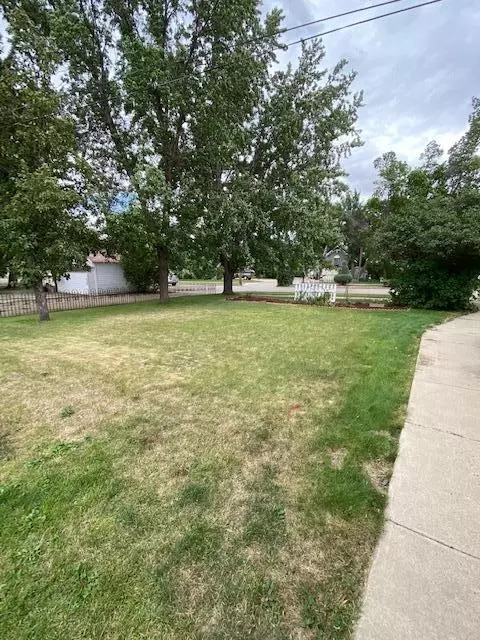 902 2nd Ave W, Williston, ND 58801 photo 3