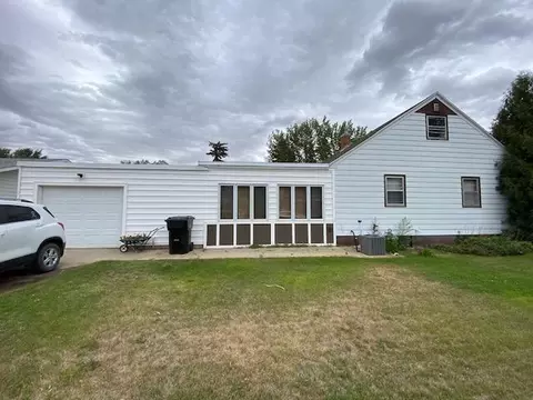 902 2nd Ave W, Williston, ND 58801 photo 5