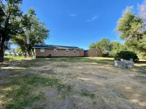 921 42nd St E, Williston, ND 58801 photo 3