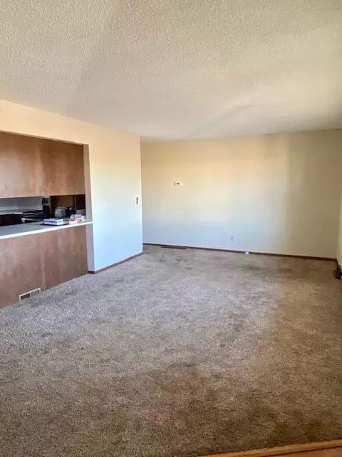 921 42nd St E, Williston, ND 58801 photo 6