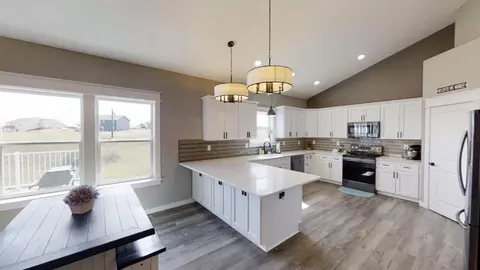 5988 Juniper Dr NW, Williston, ND 58801 photo 8