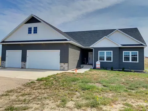 5988 Juniper Dr NW, Williston, ND 58801 photo 1