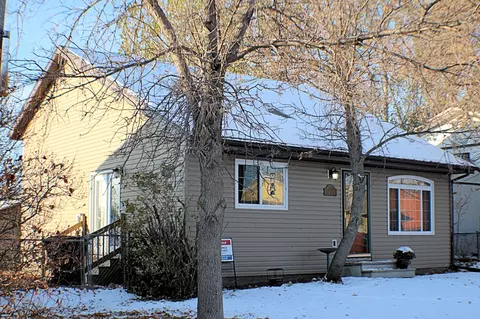 1705 28th St W, Williston, ND 58801 photo 1