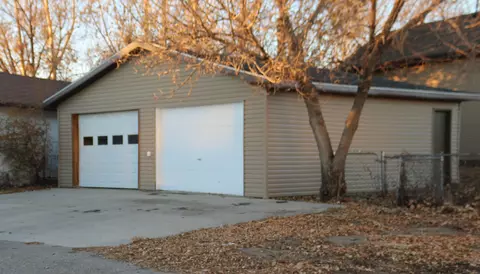 1705 28th St W, Williston, ND 58801 photo 6