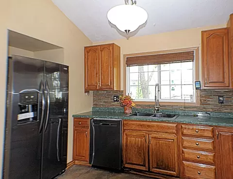 1705 28th St W, Williston, ND 58801 photo 13