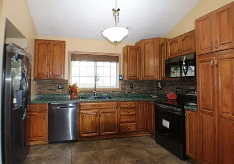1705 28th St W, Williston, ND 58801 photo 11