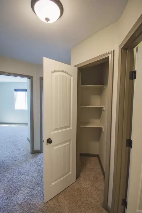 5805 Vanessa Ave, Williston, ND 58801 photo 24