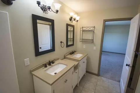 5805 Vanessa Ave, Williston, ND 58801 photo 37