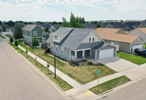 1901 Timbers St, Williston, ND 58801 photo 1