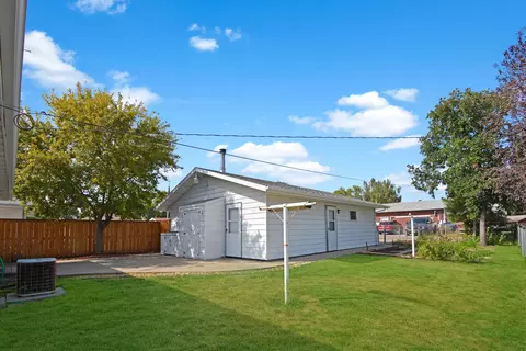 1214 4th St W, Williston, ND 58801 photo 9