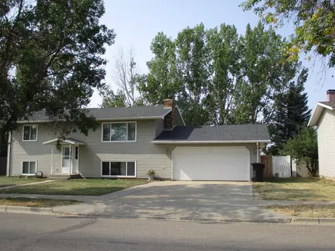 2401 University Ave, Williston, ND 58801 photo 1