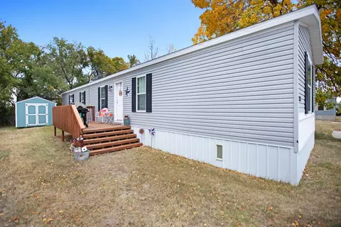 2718 7th Ave W, Williston, ND 58801 photo 2