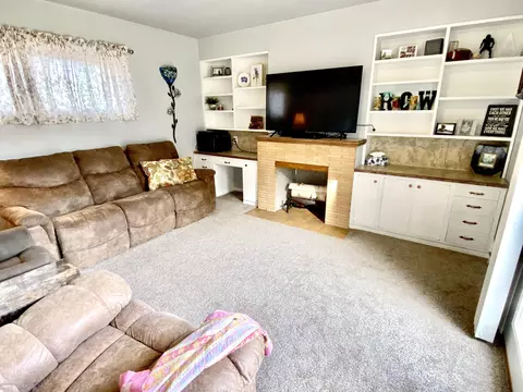 420 5th Ave W, Williston, ND 58801 photo 3