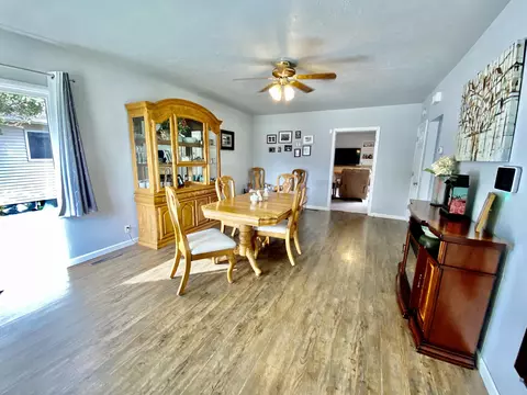 420 5th Ave W, Williston, ND 58801 photo 2
