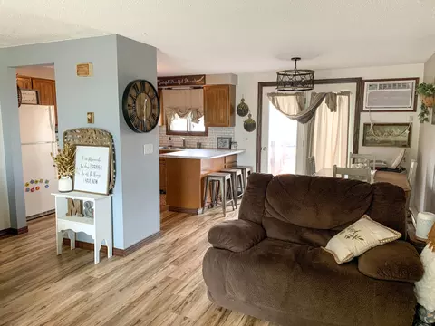 1015 18th St E, Williston, ND 58801 photo 5