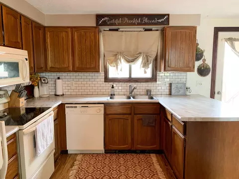 1015 18th St E, Williston, ND 58801 photo 8