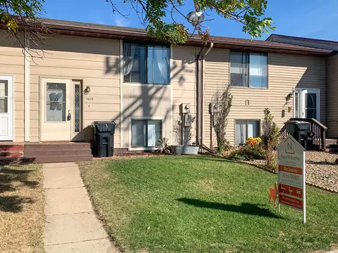 1015 18th St E, Williston, ND 58801 photo 1