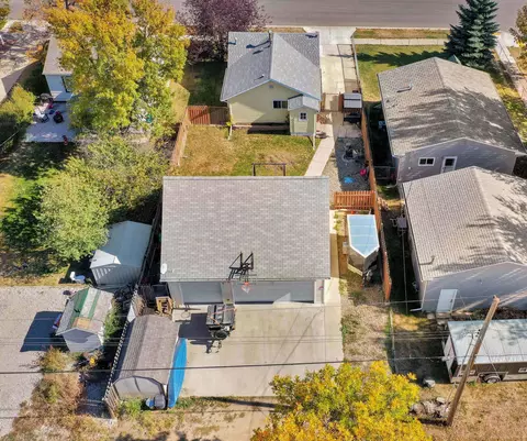 1007 4th Ave W, Williston, ND 58801 photo 4