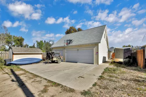 1007 4th Ave W, Williston, ND 58801 photo 6