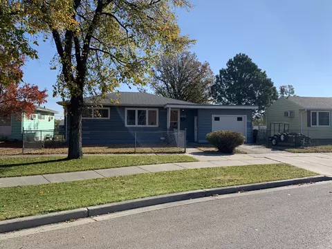 1312 4th Ave W, Williston, ND 58801 photo 1