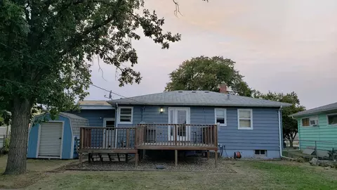 1312 4th Ave W, Williston, ND 58801 photo 4