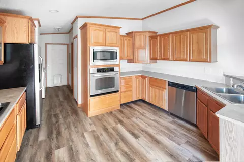 3534 20th Ave W, Williston, ND 58801 photo 9