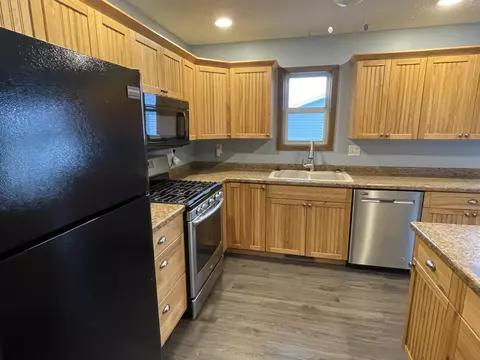 1902 28th St W, Williston, ND 58801 photo 3