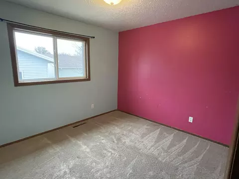 1902 28th St W, Williston, ND 58801 photo 7