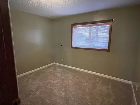 1902 28th St W, Williston, ND 58801 photo 11