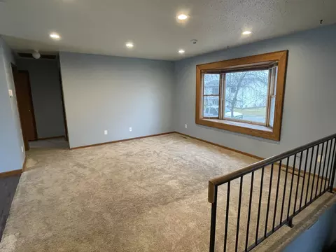 1902 28th St W, Williston, ND 58801 photo 2