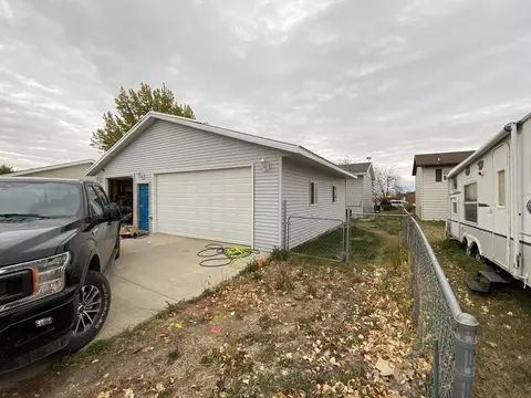 1902 28th St W, Williston, ND 58801 photo 18