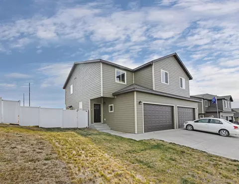 13688 Kristina St, Williston, ND 58801 photo 1