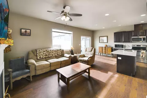 13688 Kristina St, Williston, ND 58801 photo 6